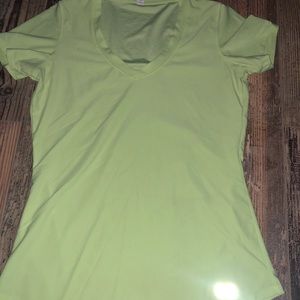 Under armour athletic shirt SMALL (loose fitting)